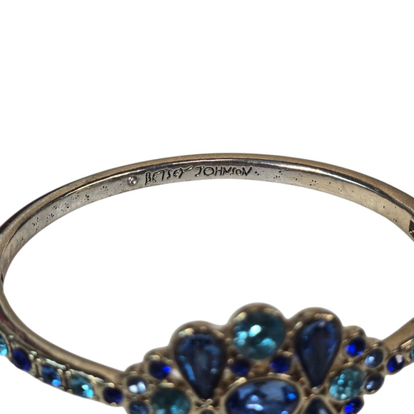 Betsey Johnson Bracelet Goldtone Blue Crystal Gemstone Hinged Oval Bangle - Picture 7 of 7